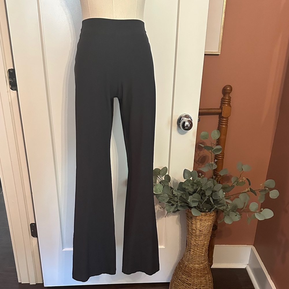 Eileen Fisher charcoal black straight leg viscose nylon Lycra Large Pants